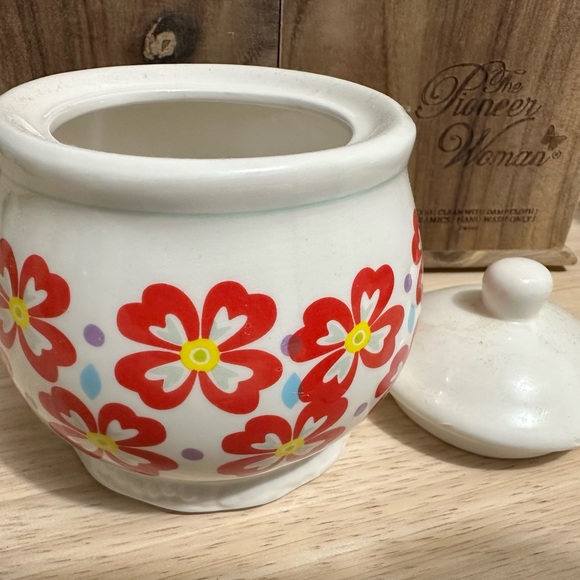 Pioneer woman cream and sugar containers - Picture 4 of 4